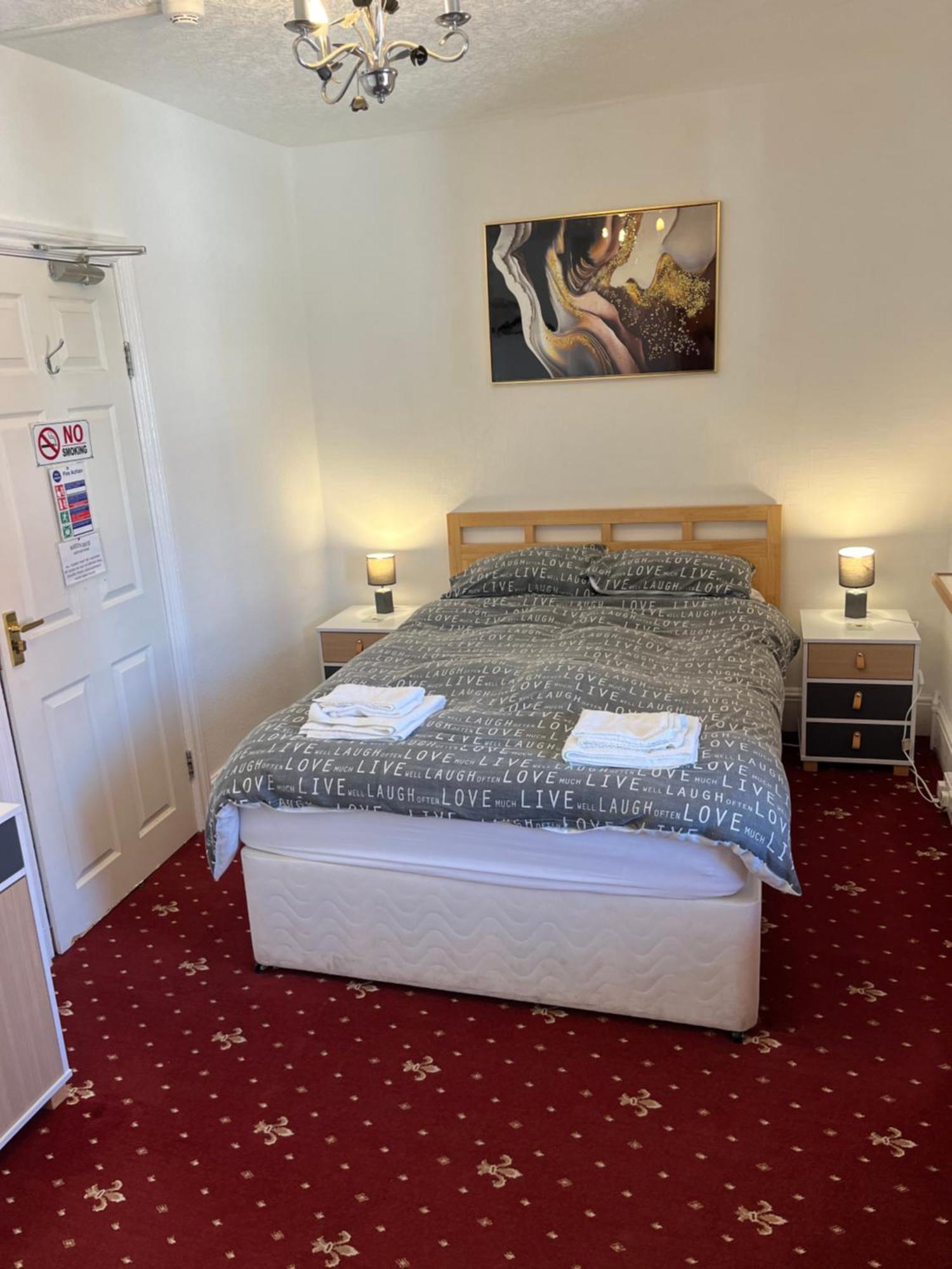 בלקפול Marston Town Centre Villa מראה חיצוני תמונה